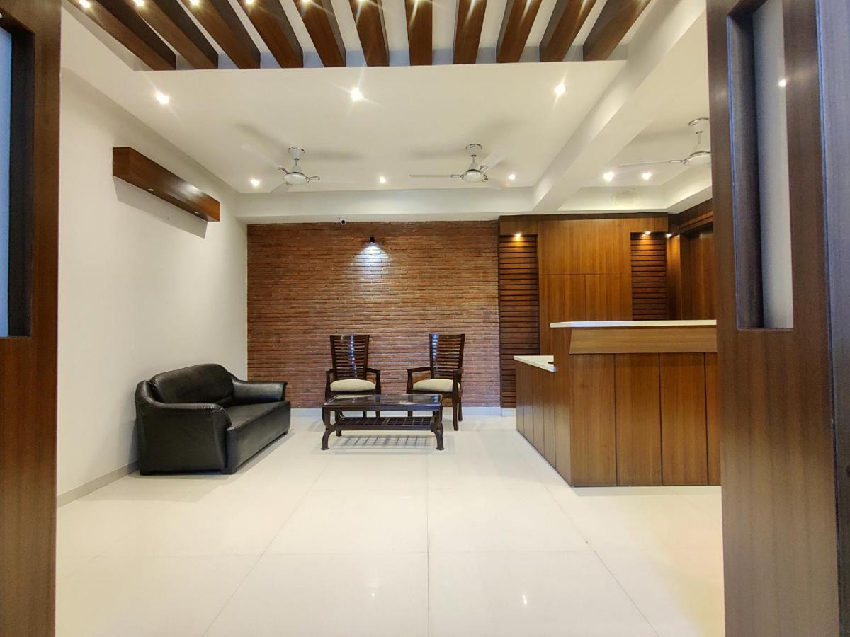 The Shacon Hotel Noida Exterior photo